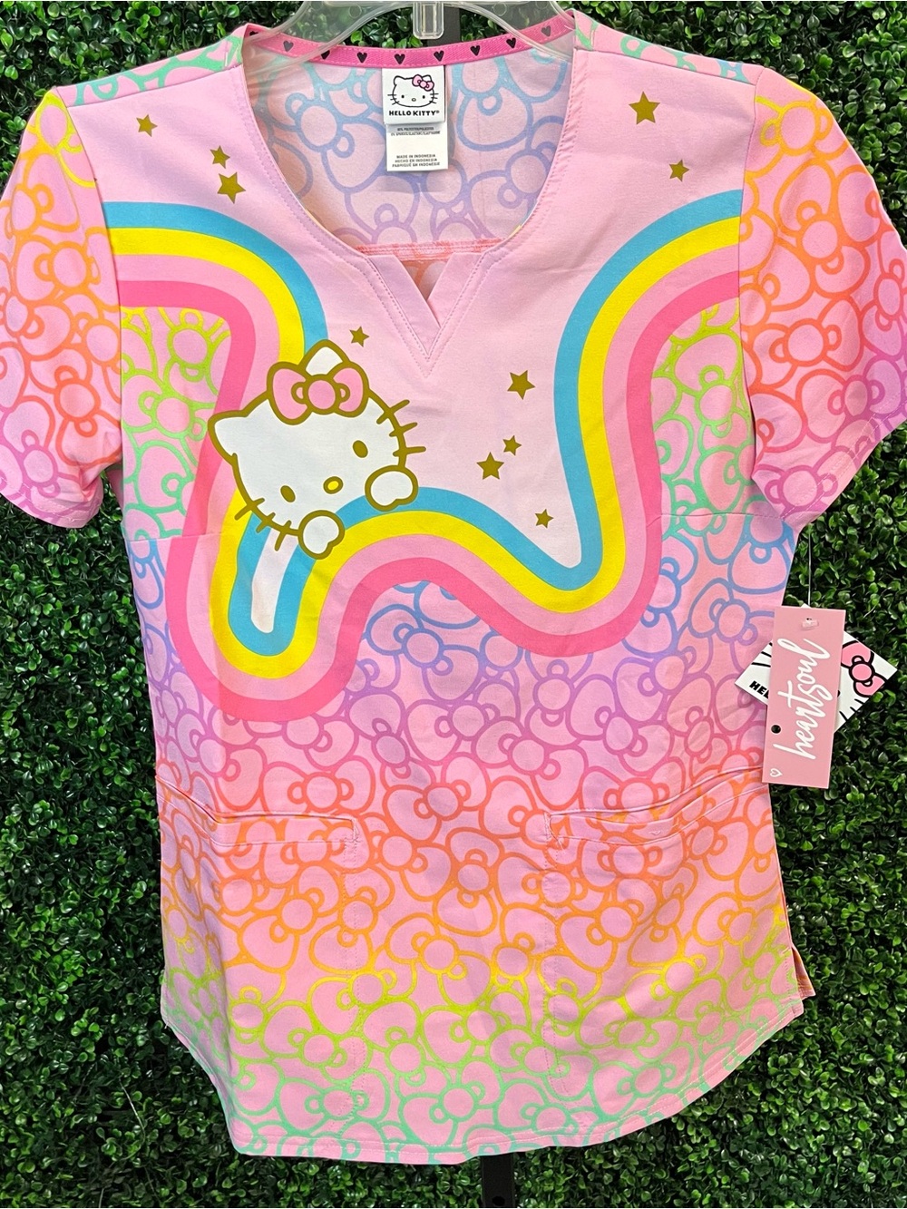 NWT HeartSoul Hello Kitty Pink Rainbow Star Short Sleeve Scrub Top Size XS